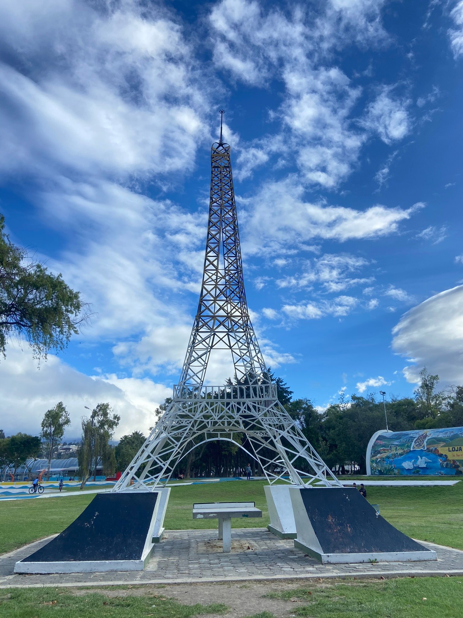 Réplica de la Torre Eiffel en Parque Jipiro, Loja